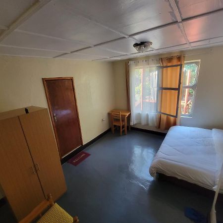 Maddy'S Kitchen And Accomodation Gisenyi Bagian luar foto